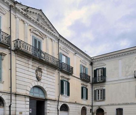 Il Palazzotto Otel Isernia Dış mekan fotoğraf